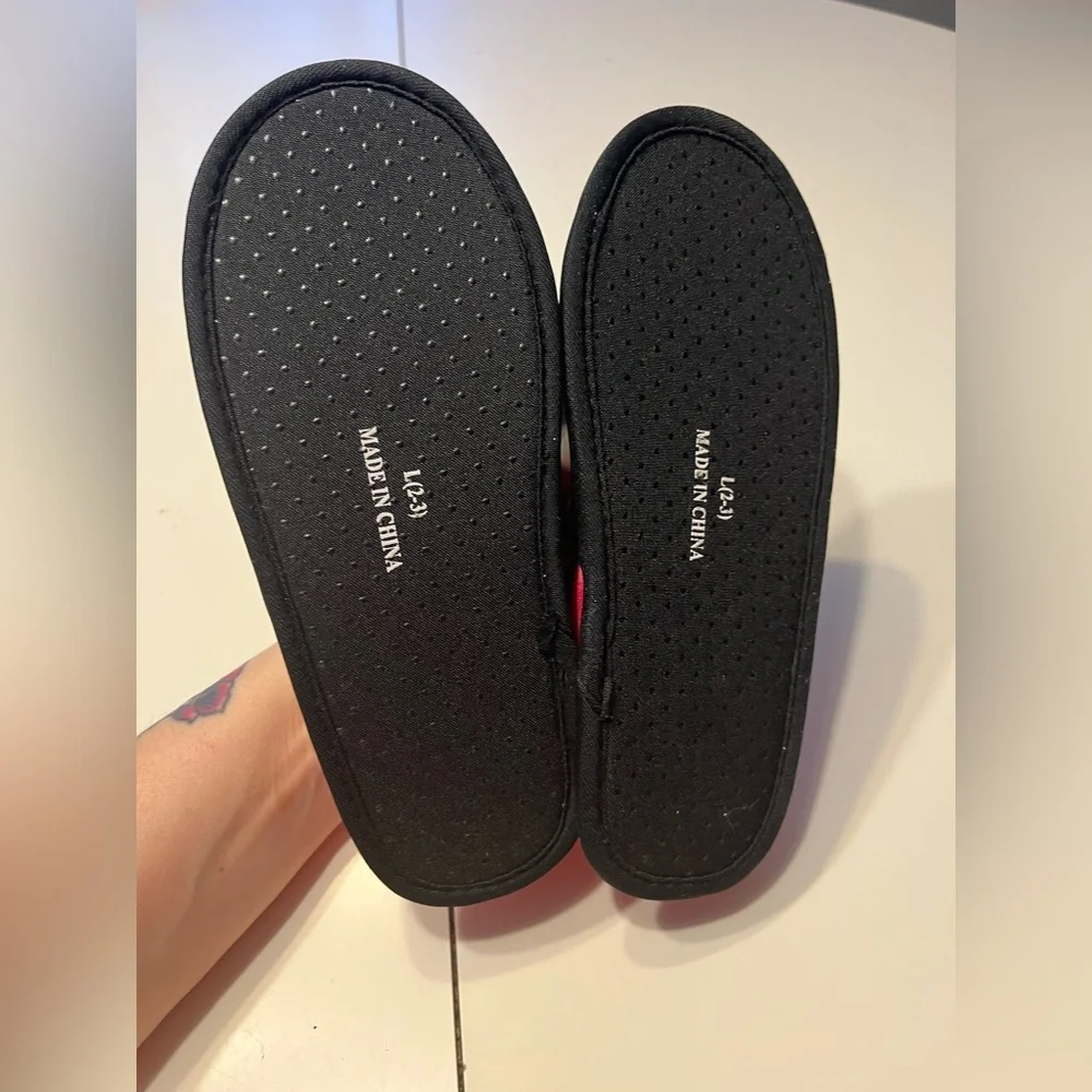 Hannah Montana Forever NWT girls 2-3 slippers